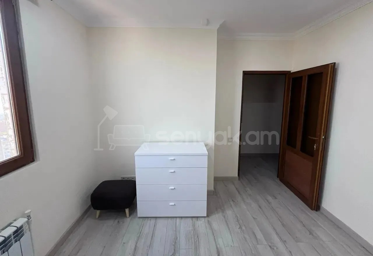 3 Սենյականոց Բնակարան, 81քմ, 11/16 հարկ, Կապիտալ Վերանորոգված, Կահավորված