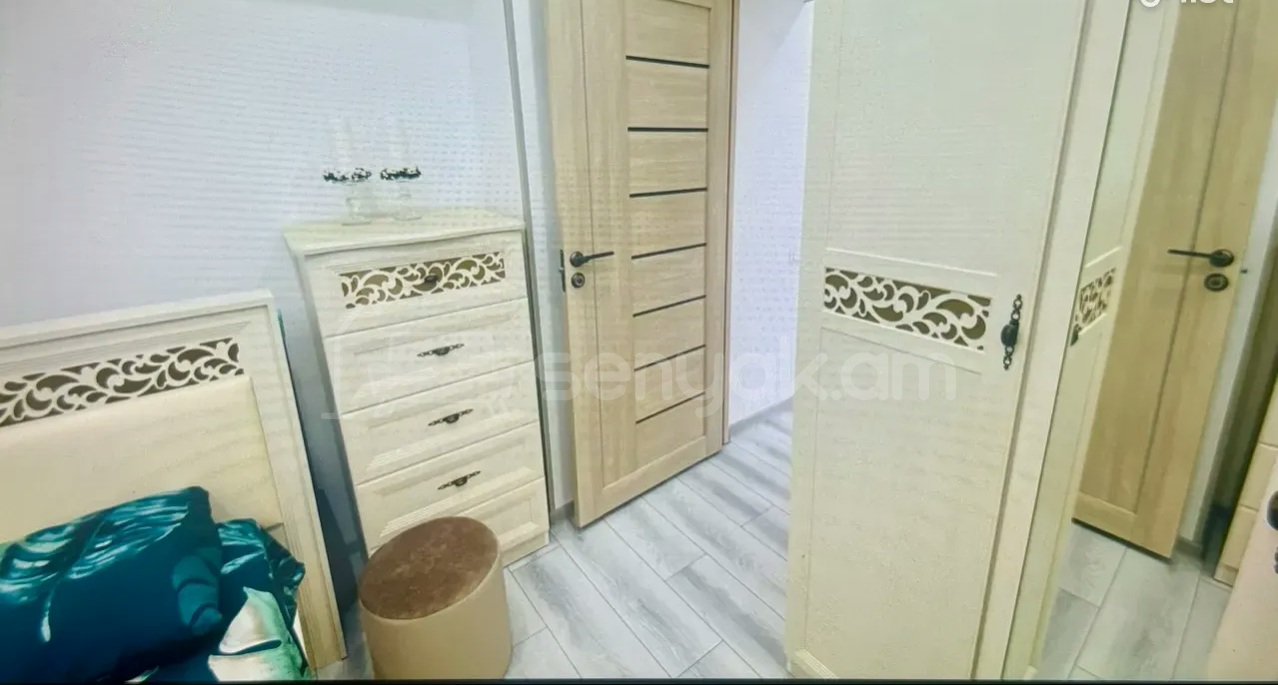 1 Սենյականոց Բնակարան Քարե Շենքում, 33քմ, 5/5 հարկ, Կոսմետիկ Վերանորոգված