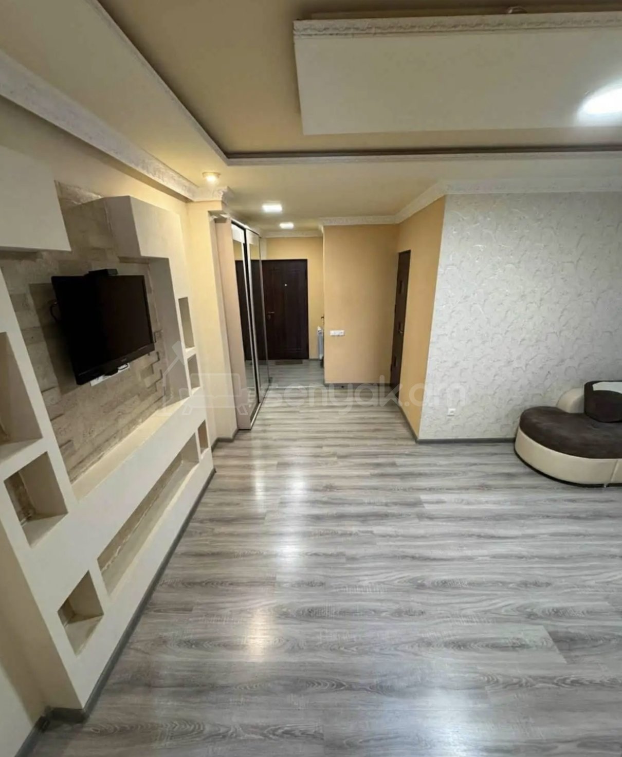 2 Սենյականոց Բնակարան Քարե Շենքում, 70քմ, 3/9 հարկ, Կապիտալ Վերանորոգված, Կահավորված, Արևկող