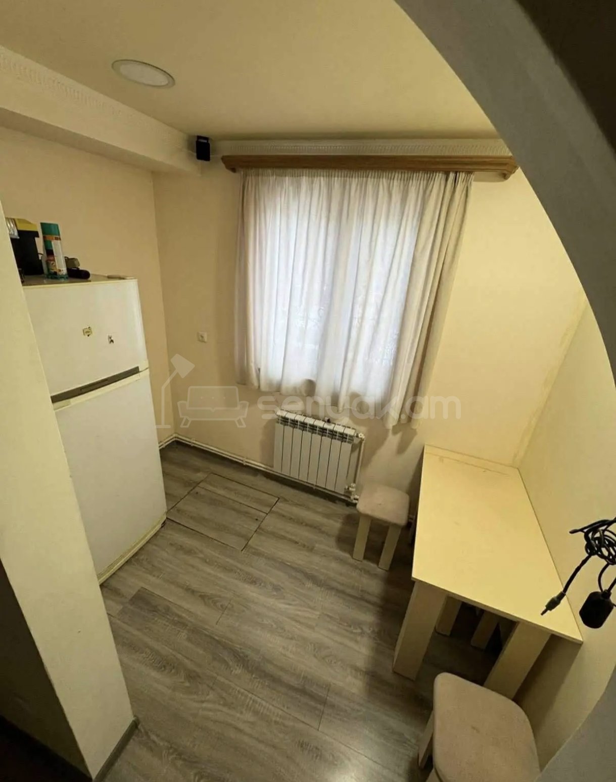 2 Սենյականոց Բնակարան Քարե Շենքում, 64քմ, 3/5 հարկ, Կապիտալ Վերանորոգված, Կահավորված, Արևկող