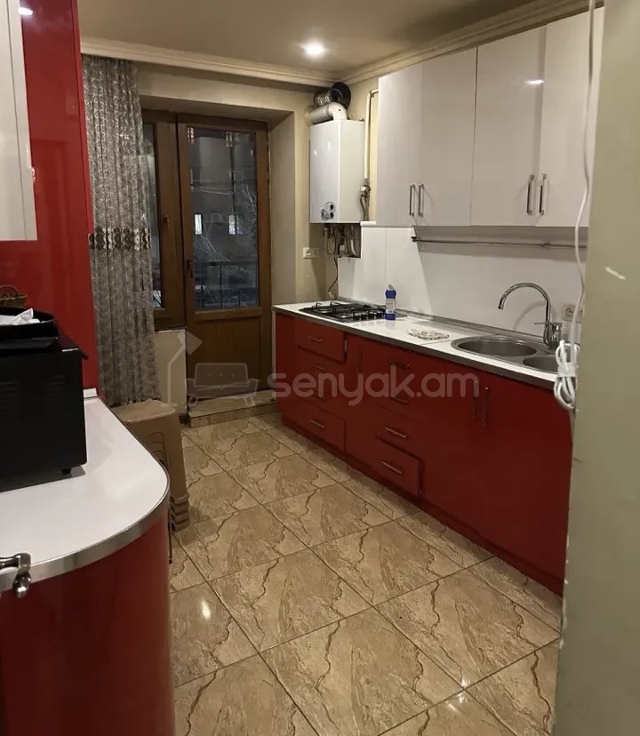 2 Սենյականոց Բնակարան Քարե Շենքում, 64քմ, 3/5 հարկ, Կապիտալ Վերանորոգված, Կահավորված, Արևկող