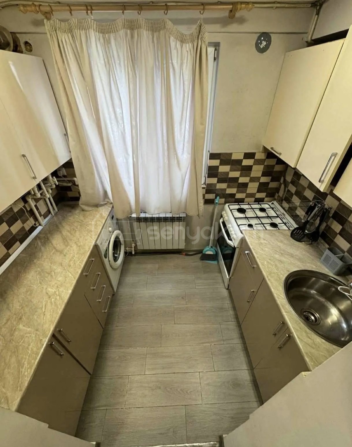 2 Սենյականոց Բնակարան Քարե Շենքում, 64քմ, 3/5 հարկ, Կապիտալ Վերանորոգված, Կահավորված, Արևկող