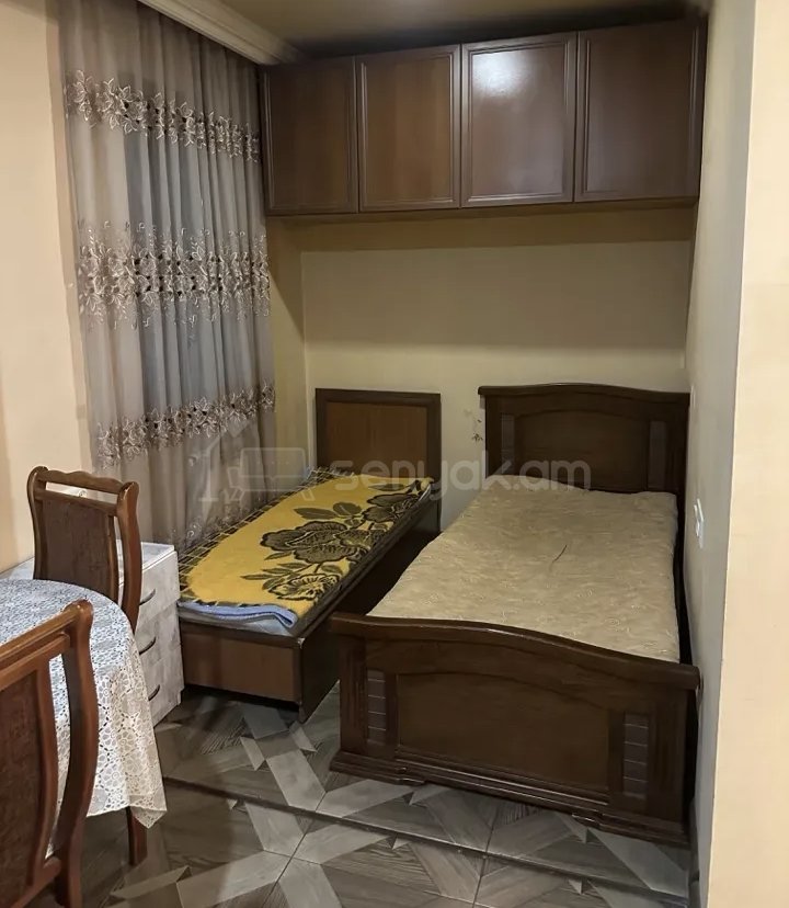 2 Սենյականոց Բնակարան Քարե Շենքում, 64քմ, 3/5 հարկ, Կապիտալ Վերանորոգված, Կահավորված, Արևկող