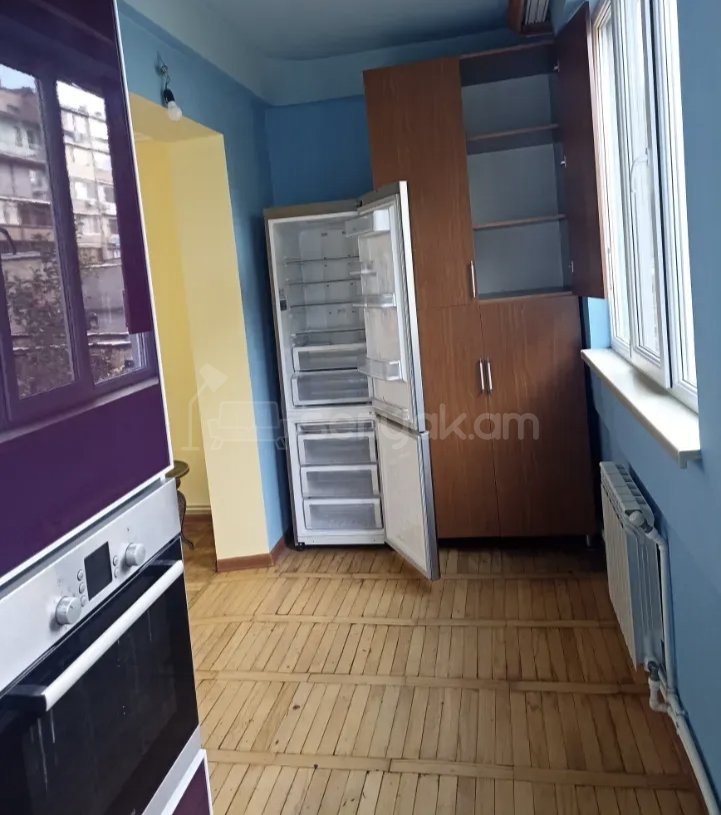 2 Սենյականոց Բնակարան Քարե Շենքում, 64քմ, 2/9 հարկ, Նորմալ Վիճակում, Կահավորված