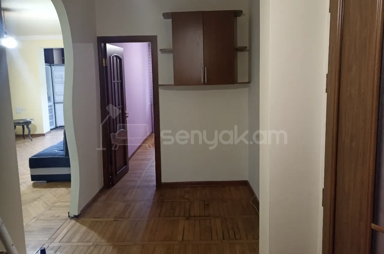 2 Սենյականոց Բնակարան Քարե Շենքում, 64քմ, 2/9 հարկ, Նորմալ Վիճակում, Կահավորված