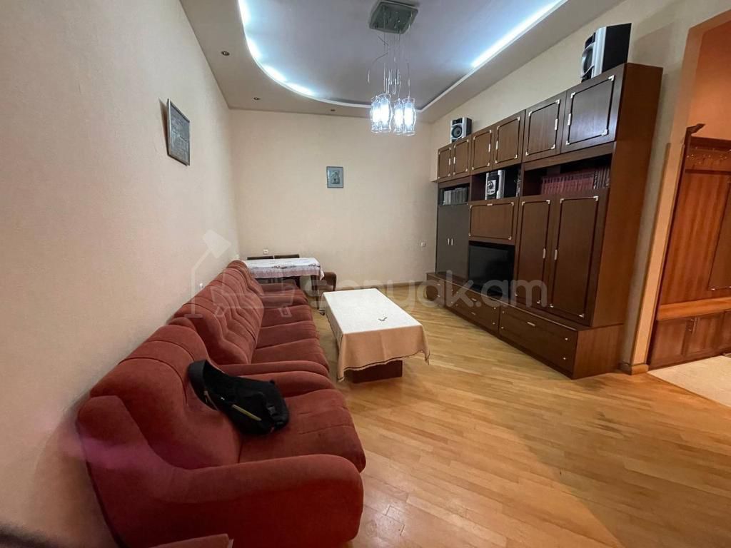 3 Սենյականոց Բնակարան Քարե Շենքում, 75քմ, 1/5 հարկ, Կոսմետիկ Վերանորոգված, Կահավորված, Արևկող