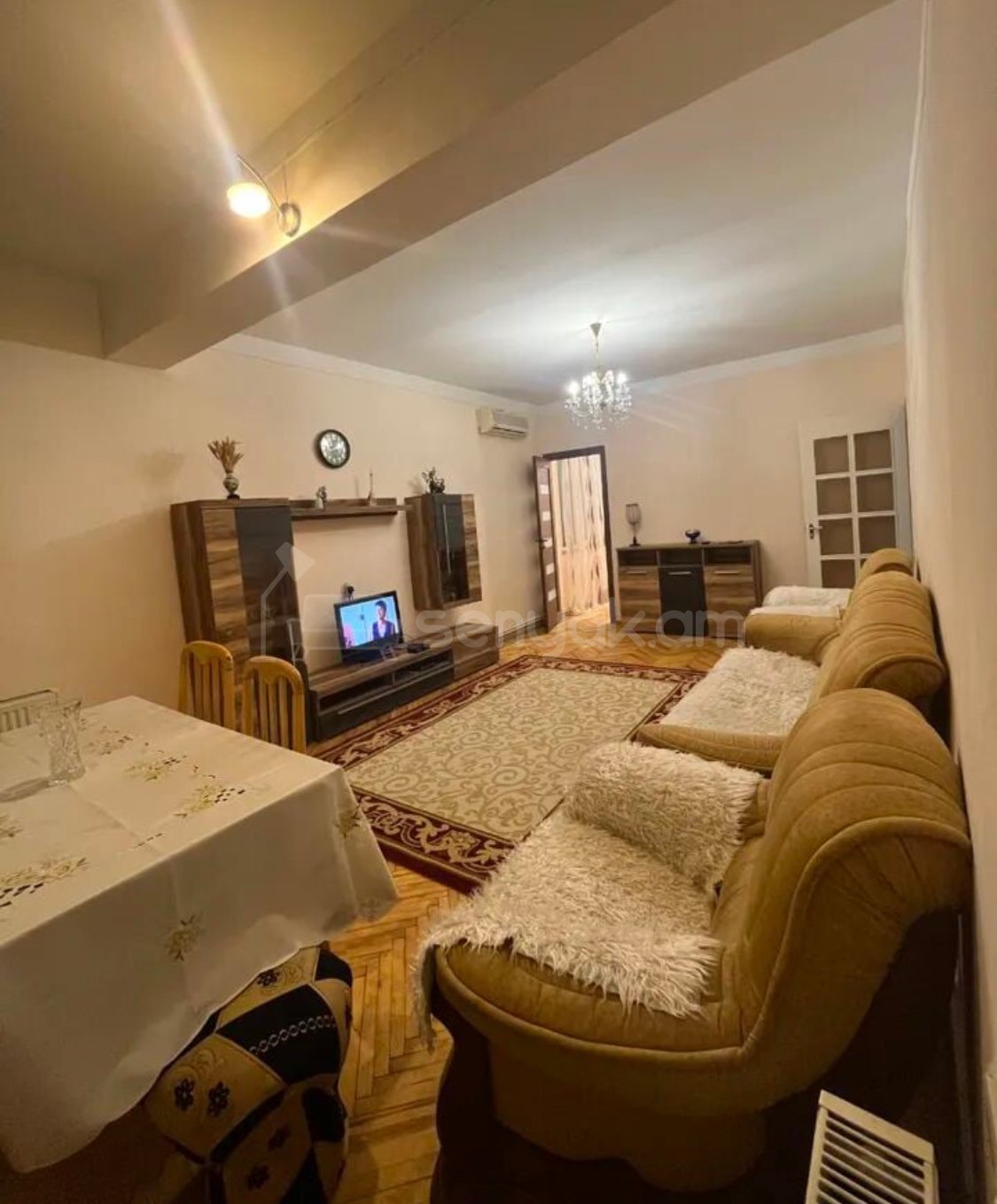 3 Սենյականոց Բնակարան Քարե Շենքում, 70քմ, 4/5 հարկ, Կապիտալ Վերանորոգված, Կահավորված