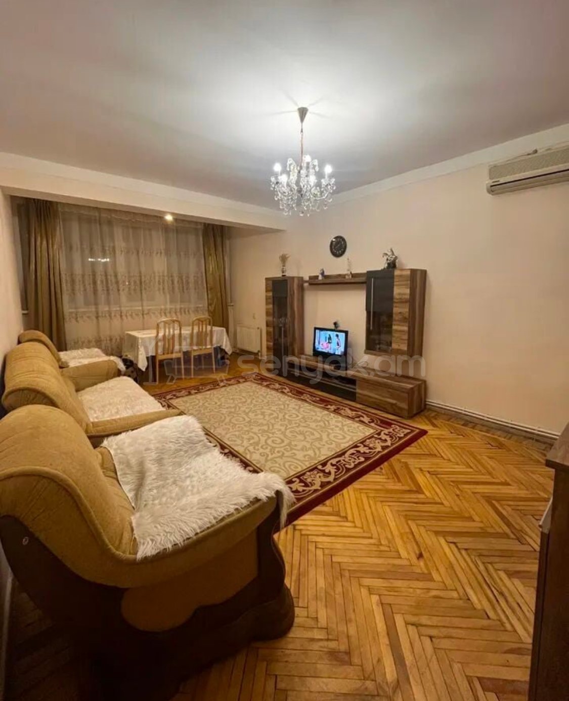 3 Սենյականոց Բնակարան Քարե Շենքում, 70քմ, 4/5 հարկ, Կապիտալ Վերանորոգված, Կահավորված