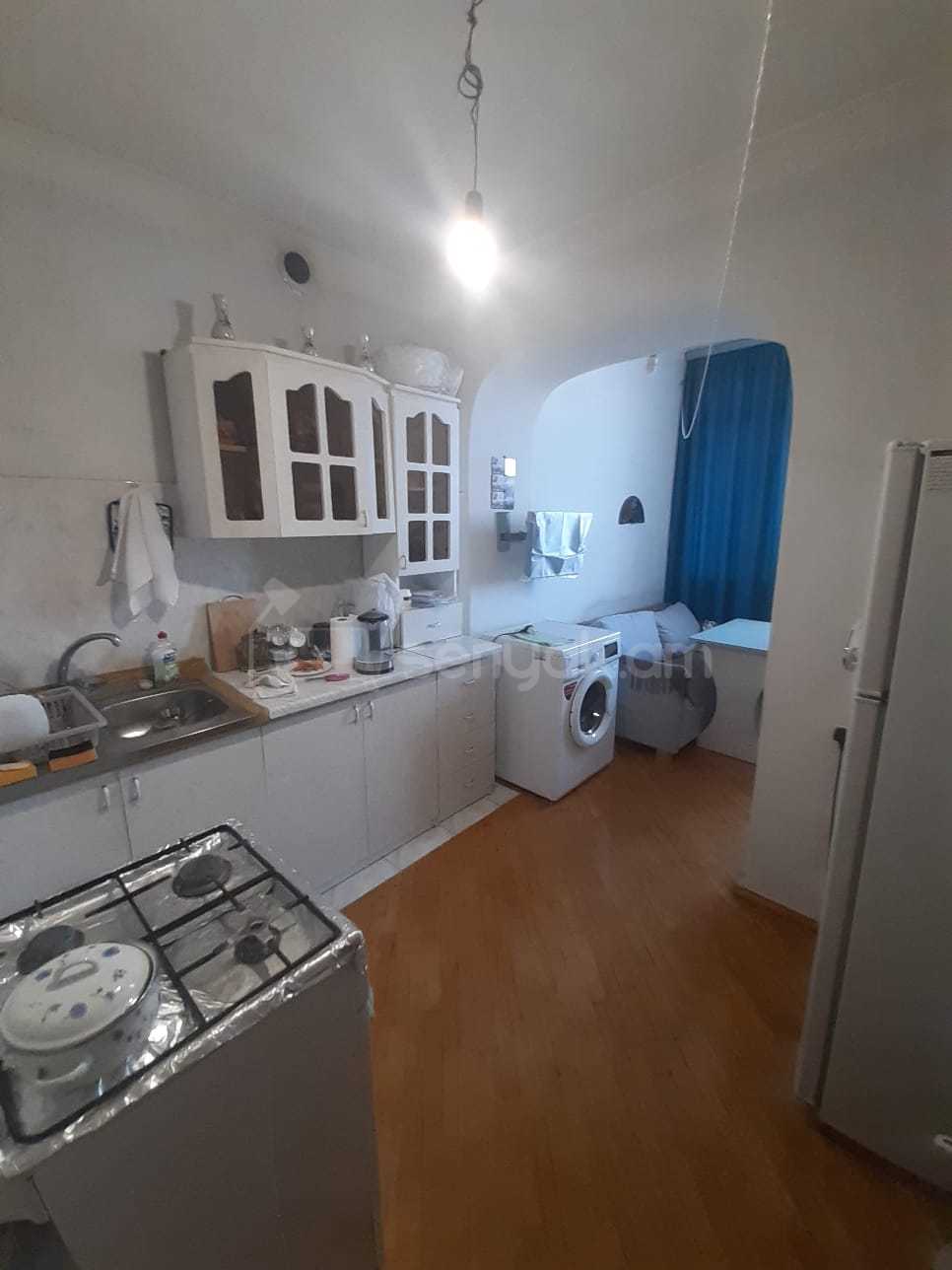 1 Սենյականոց Բնակարան Քարե Շենքում, 43քմ, 4/5 հարկ, Նորմալ Վիճակում