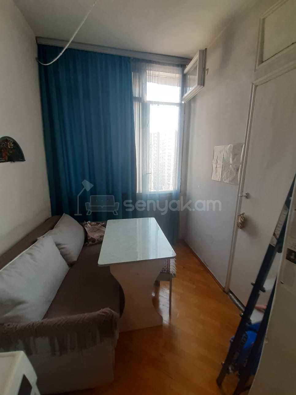 1 Սենյականոց Բնակարան Քարե Շենքում, 43քմ, 4/5 հարկ, Նորմալ Վիճակում