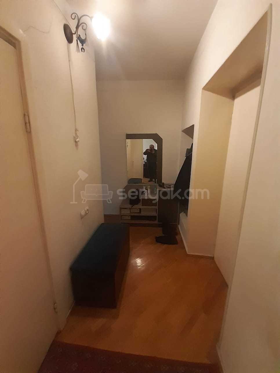 1 Սենյականոց Բնակարան Քարե Շենքում, 43քմ, 4/5 հարկ, Նորմալ Վիճակում