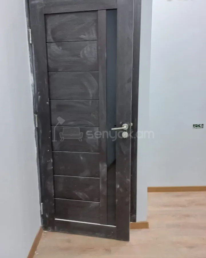 3 Սենյականոց Բնակարան Քարե Շենքում, 53քմ, 4/7 հարկ, Կապիտալ Վերանորոգված