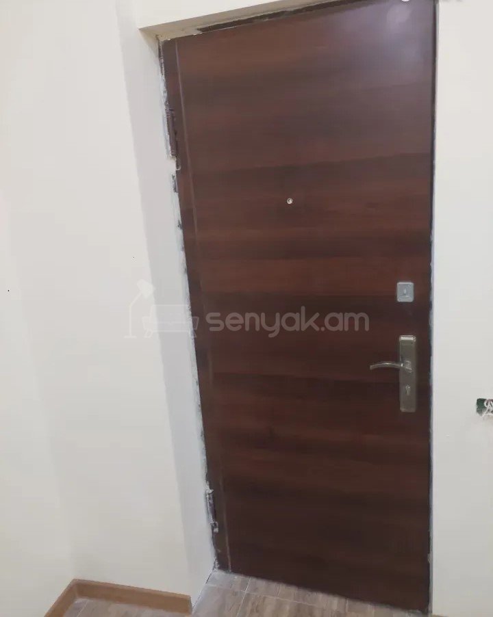 3 Սենյականոց Բնակարան Քարե Շենքում, 53քմ, 4/7 հարկ, Կապիտալ Վերանորոգված