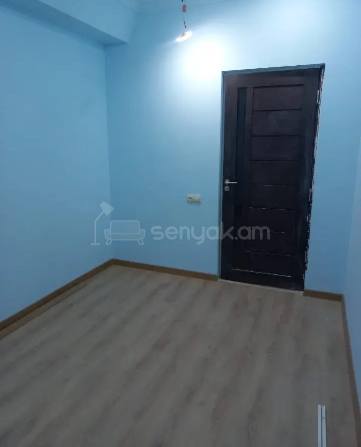 3 Սենյականոց Բնակարան Քարե Շենքում, 53քմ, 4/7 հարկ, Կապիտալ Վերանորոգված