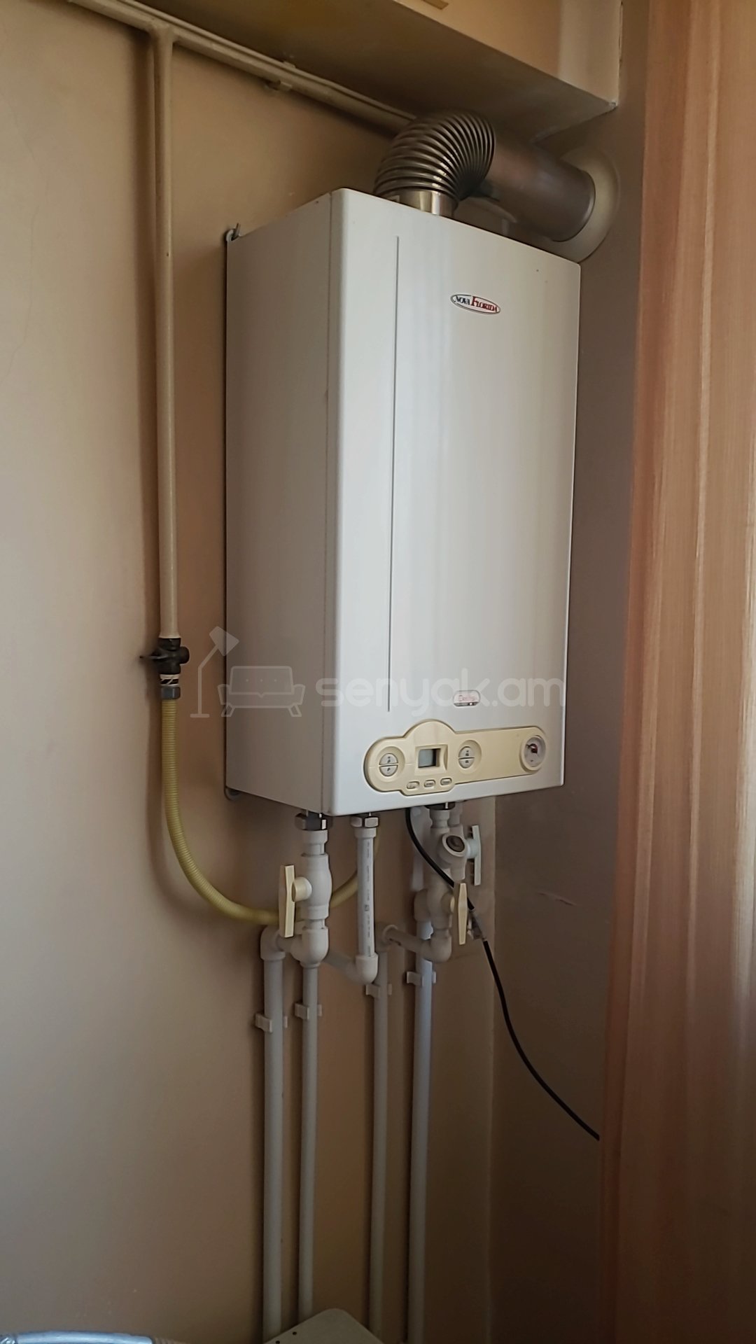 2 Սենյականոց Բնակարան Քարե Շենքում, 75քմ, 11/13 հարկ, Նորմալ Վիճակում, Մասամբ Կահավորված, Արևկող