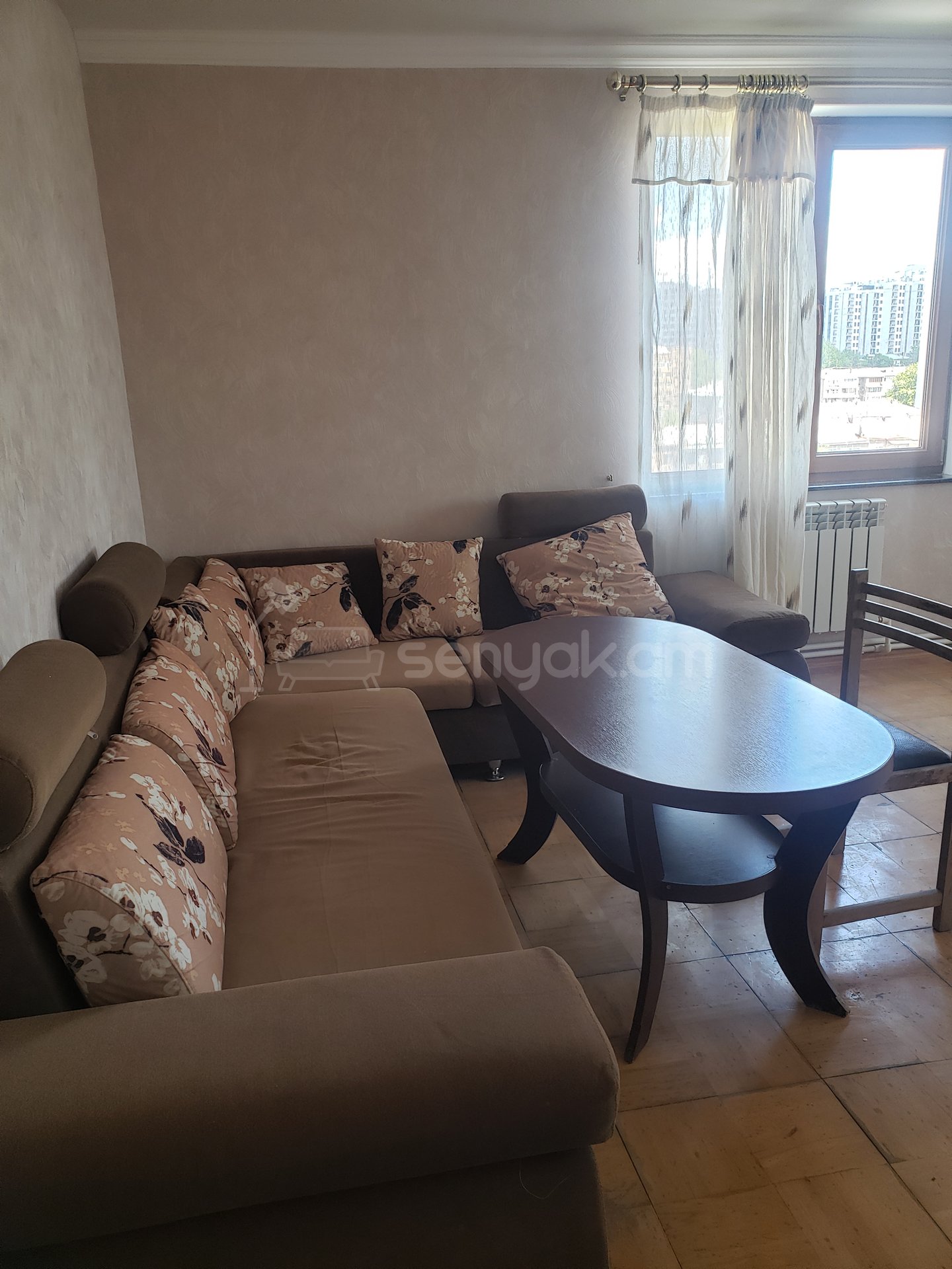 2 Սենյականոց Բնակարան Քարե Շենքում, 75քմ, 11/13 հարկ, Նորմալ Վիճակում, Մասամբ Կահավորված, Արևկող