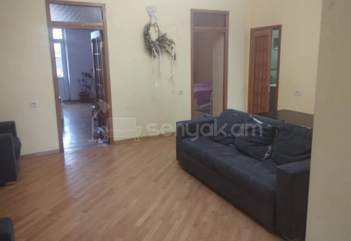 3 Սենյականոց Բնակարան Քարե Շենքում, 96քմ, 4/4 հարկ, Կապիտալ Վերանորոգված, Կահավորված, Արևկող