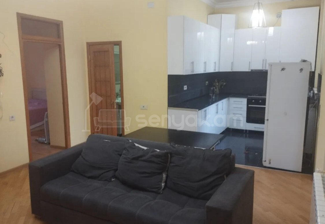 3 Սենյականոց Բնակարան Քարե Շենքում, 96քմ, 4/4 հարկ, Կապիտալ Վերանորոգված, Կահավորված, Արևկող