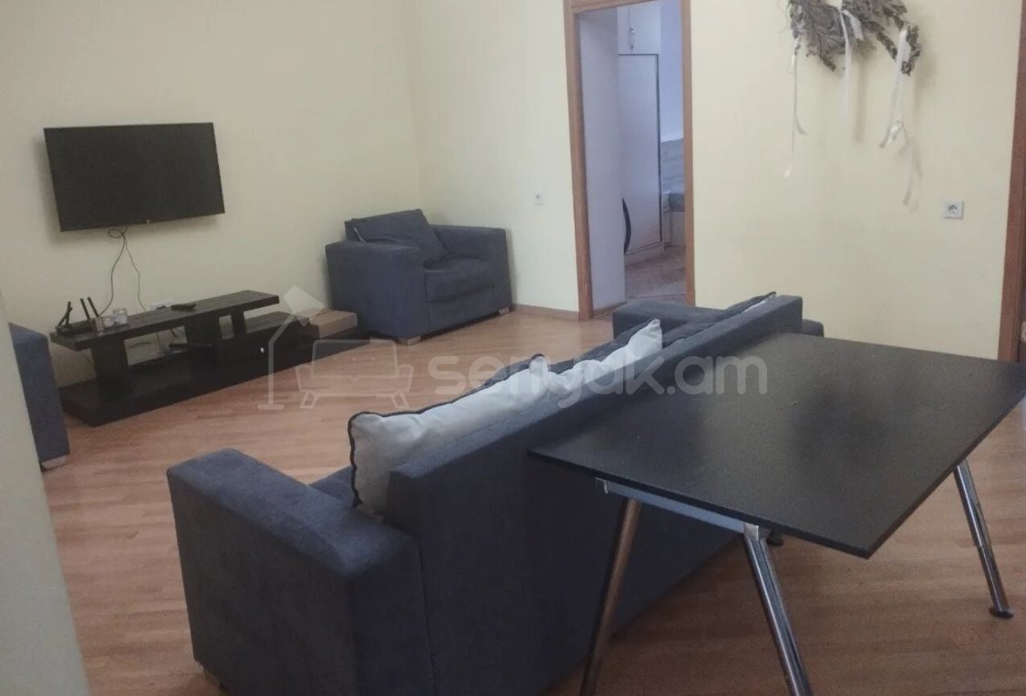 3 Սենյականոց Բնակարան Քարե Շենքում, 96քմ, 4/4 հարկ, Կապիտալ Վերանորոգված, Կահավորված, Արևկող