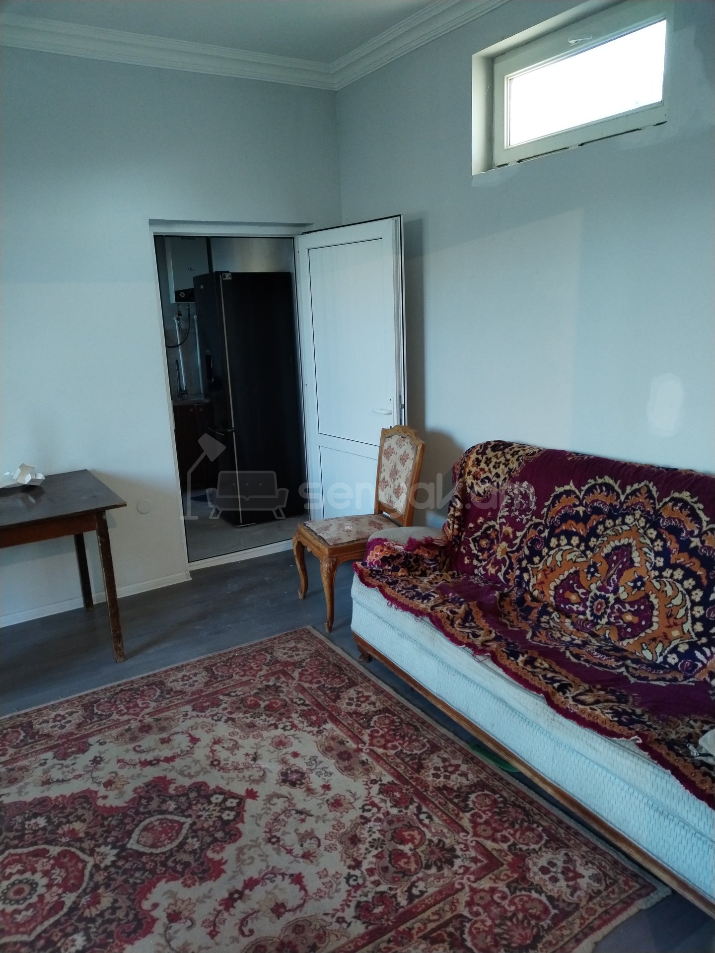 2 Սենյականոց Բնակարան Քարե Շենքում, 40քմ, 1/1 հարկ, Նորմալ Վիճակում, Կահավորված