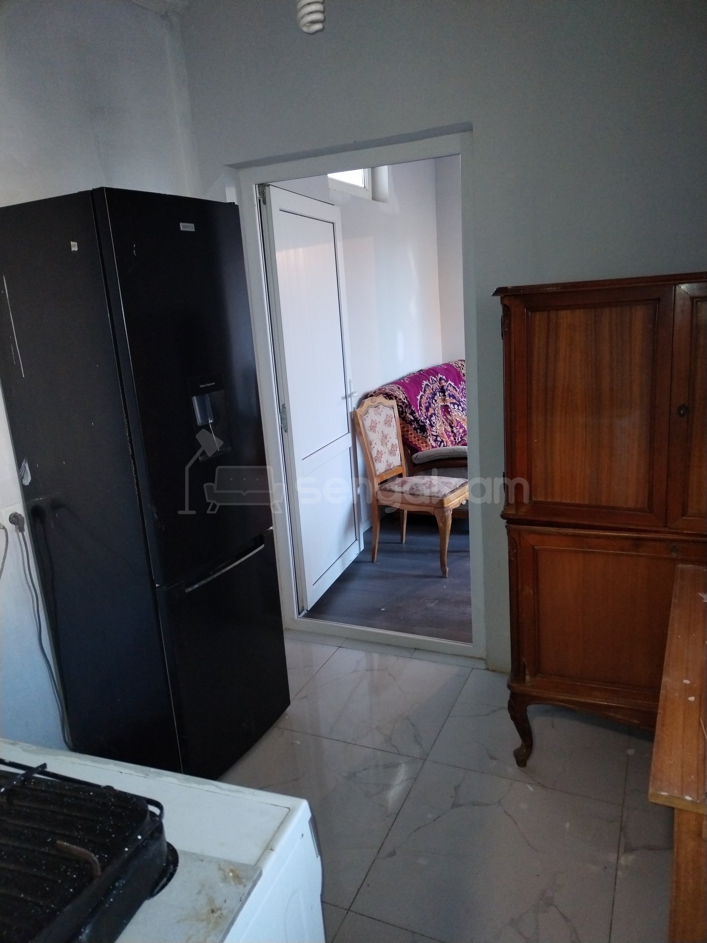 2 Սենյականոց Բնակարան Քարե Շենքում, 40քմ, 1/1 հարկ, Նորմալ Վիճակում, Կահավորված