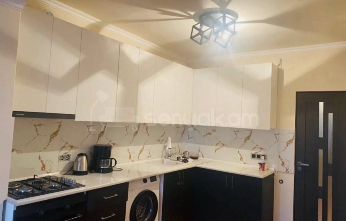 3 Սենյականոց Բնակարան, 110քմ, 8/10 հարկ, Կապիտալ Վերանորոգված, Կահավորված, Արևկող