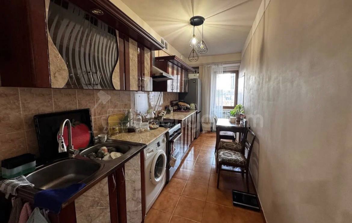 4 Սենյականոց Բնակարան, 86քմ, 5/9 հարկ, Նորմալ Վիճակում