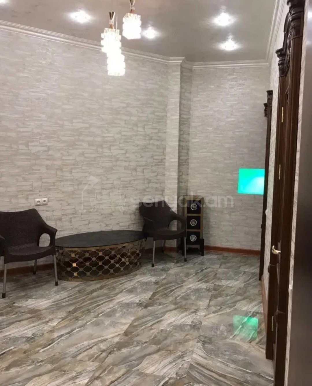 3 Սենյականոց Բնակարան Քարե Շենքում, 100քմ, 3/5 հարկ, Դիզայներական Վերանորոգված, Կահավորված, Արևկող