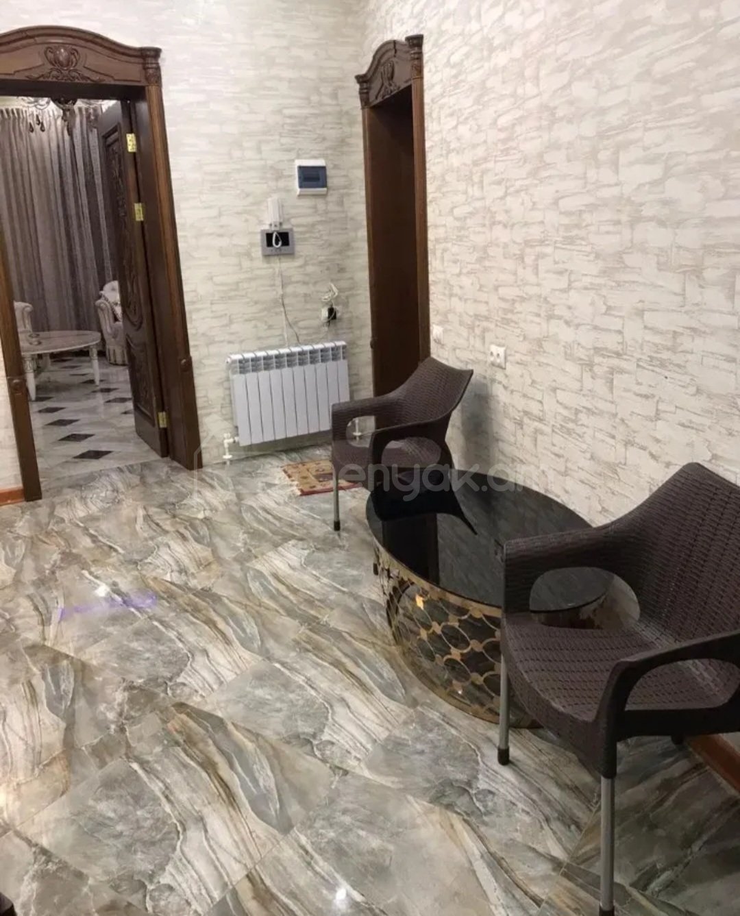 3 Սենյականոց Բնակարան Քարե Շենքում, 100քմ, 3/5 հարկ, Դիզայներական Վերանորոգված, Կահավորված, Արևկող