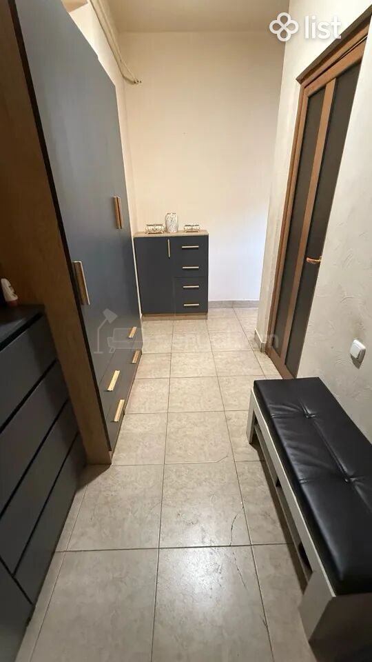 2 Սենյականոց Բնակարան Քարե Շենքում, 48քմ, 3/5 հարկ, Կապիտալ Վերանորոգված