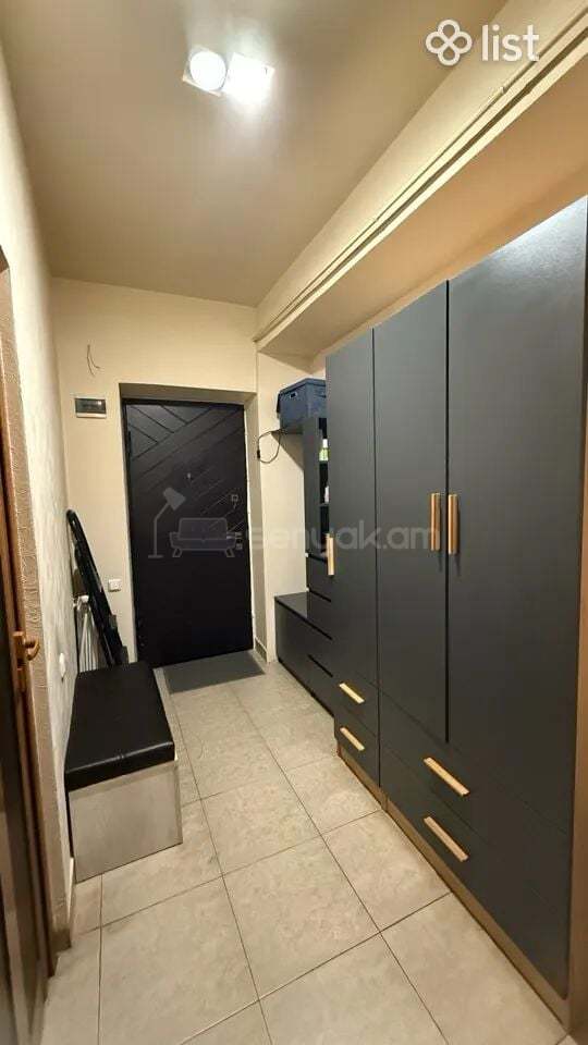 2 Սենյականոց Բնակարան Քարե Շենքում, 48քմ, 3/5 հարկ, Կապիտալ Վերանորոգված