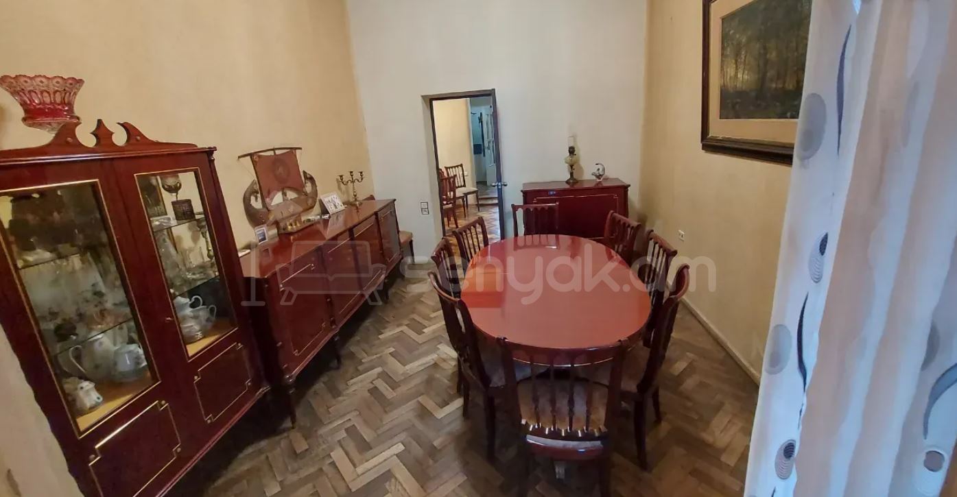 4 Սենյականոց Բնակարան Քարե Շենքում, 96քմ, 3/4 հարկ, Նորմալ Վիճակում