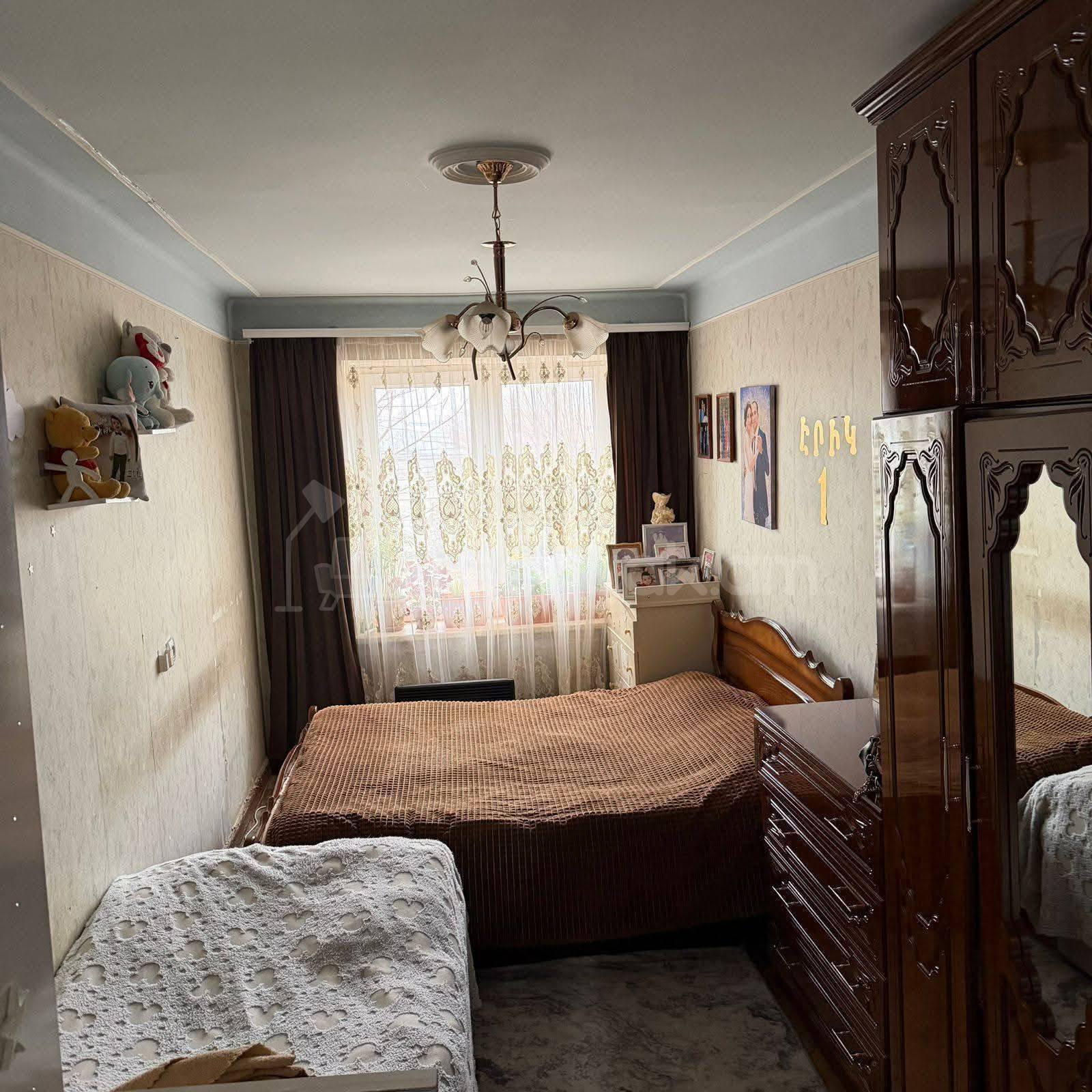 2 Սենյականոց Բնակարան Քարե Շենքում, 45քմ, 2/2 հարկ, Կապիտալ Վերանորոգված