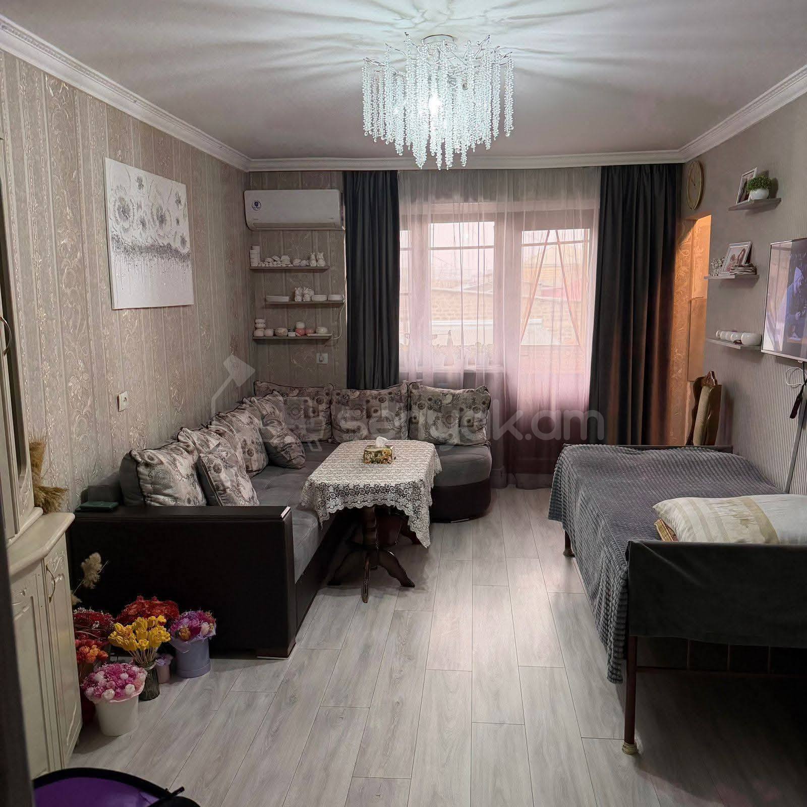 2 Սենյականոց Բնակարան Քարե Շենքում, 45քմ, 2/2 հարկ, Կապիտալ Վերանորոգված