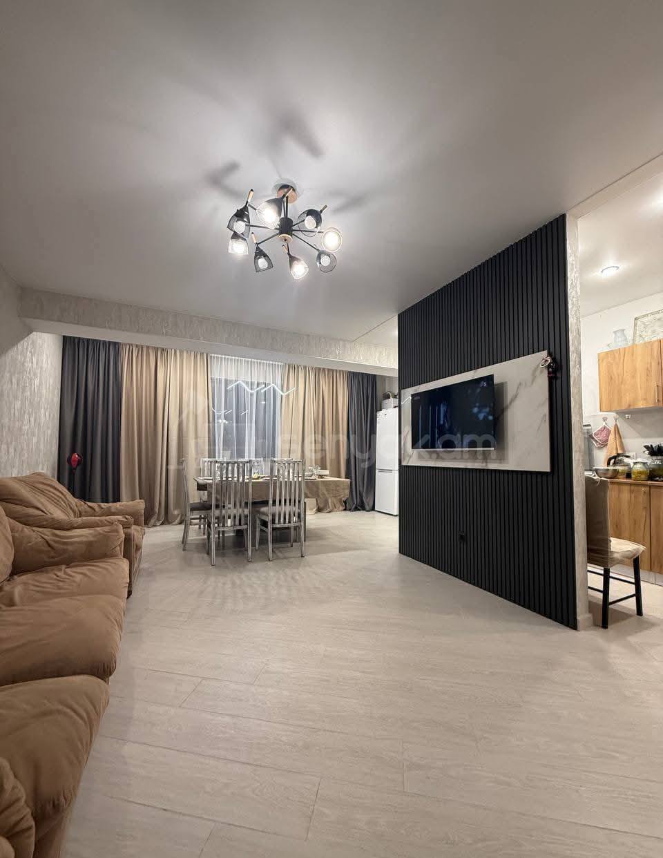 3 Սենյականոց Բնակարան Քարե Շենքում, 80քմ, 5/5 հարկ, Կապիտալ Վերանորոգված