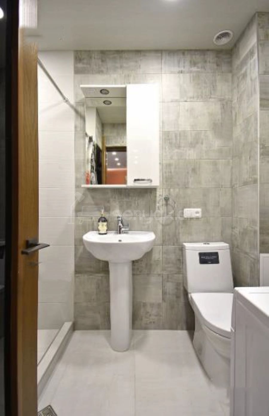 2 Սենյականոց Բնակարան Քարե Շենքում, 40քմ, 2/5 հարկ, Դիզայներական Վերանորոգված, Կահավորված