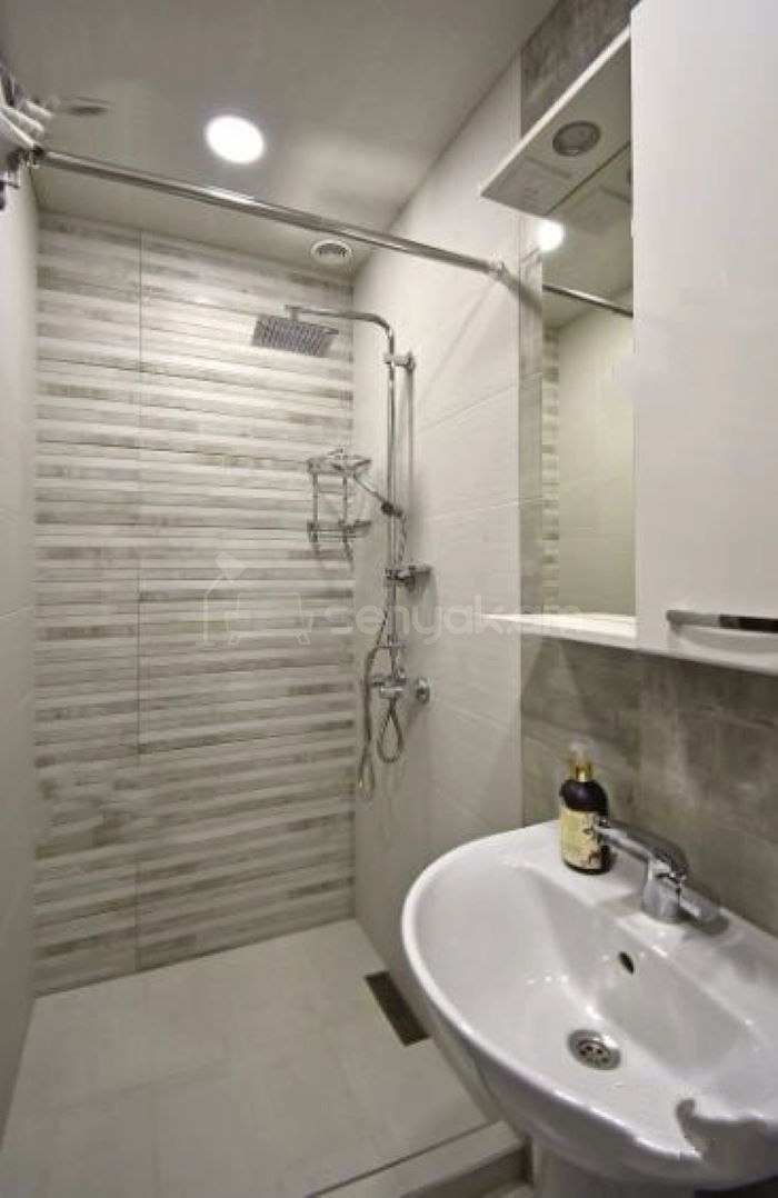 2 Սենյականոց Բնակարան Քարե Շենքում, 40քմ, 2/5 հարկ, Դիզայներական Վերանորոգված, Կահավորված