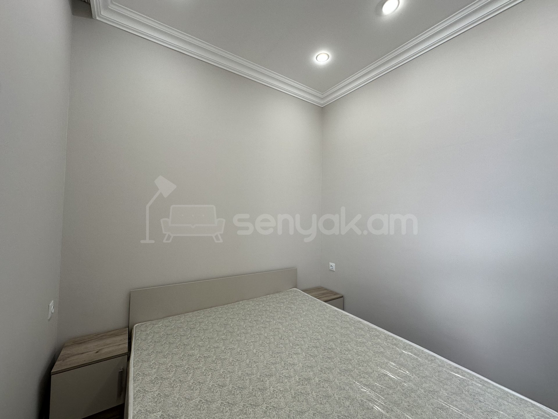 2 Սենյականոց Բնակարան Քարե Շենքում, 42քմ, 2/2 հարկ, Դիզայներական Վերանորոգված, Կահավորված, Արևկող