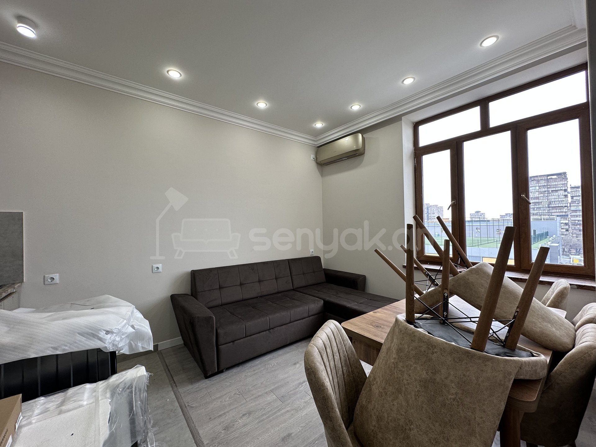 2 Սենյականոց Բնակարան Քարե Շենքում, 42քմ, 2/2 հարկ, Դիզայներական Վերանորոգված, Կահավորված, Արևկող