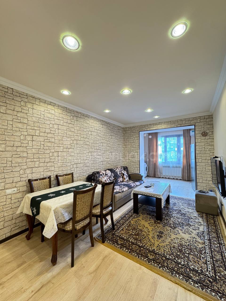 4 Սենյականոց Բնակարան Քարե Շենքում, 70քմ, 4/5 հարկ, Կապիտալ Վերանորոգված, Կահավորված, Արևկող