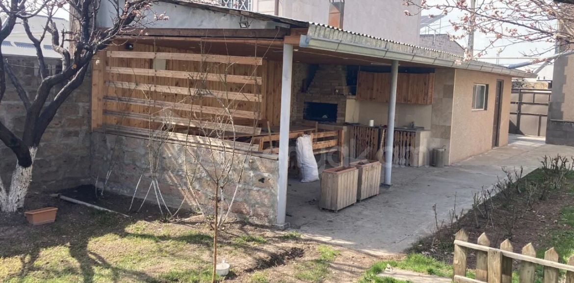 5 Սենյականոց Սեփական Տուն, 250քմ, Կապիտալ Վերանորոգված, Ավտոտնակով