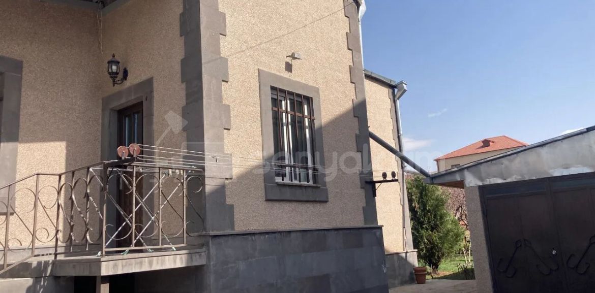 5 Սենյականոց Սեփական Տուն, 250քմ, Կապիտալ Վերանորոգված, Ավտոտնակով