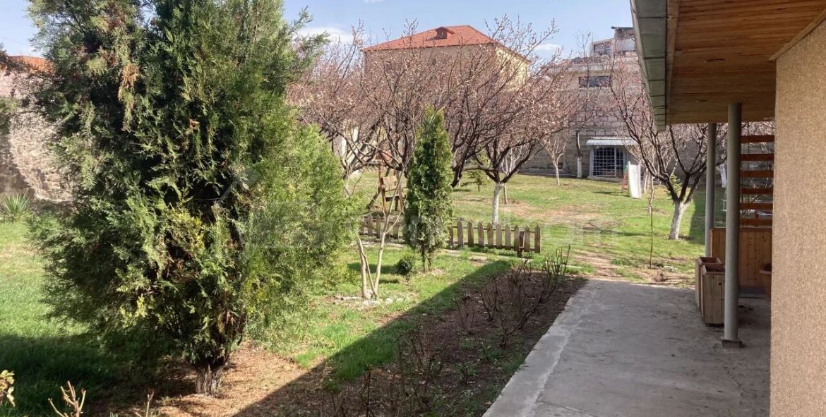 5 Սենյականոց Սեփական Տուն, 250քմ, Կապիտալ Վերանորոգված, Ավտոտնակով