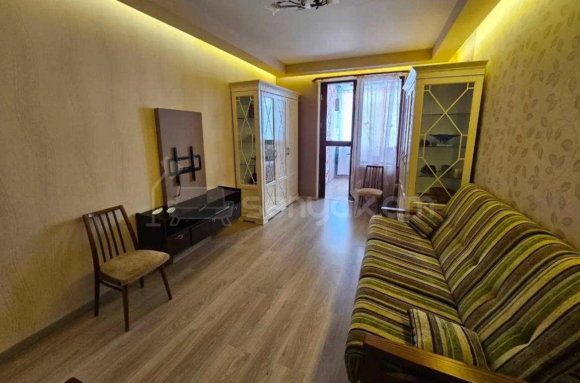 2 Սենյականոց Բնակարան Քարե Շենքում, 60քմ, 2/5 հարկ, Դիզայներական Վերանորոգված, Կահավորված