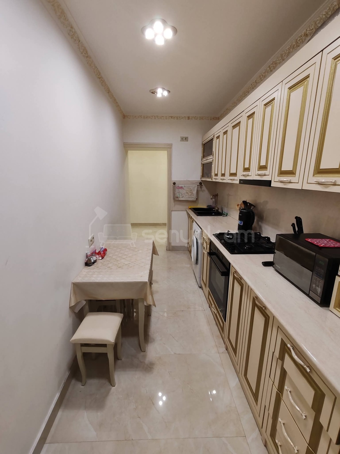 3 Սենյականոց Բնակարան, 80քմ, 8/9 հարկ, Դիզայներական Վերանորոգված, Կահավորված