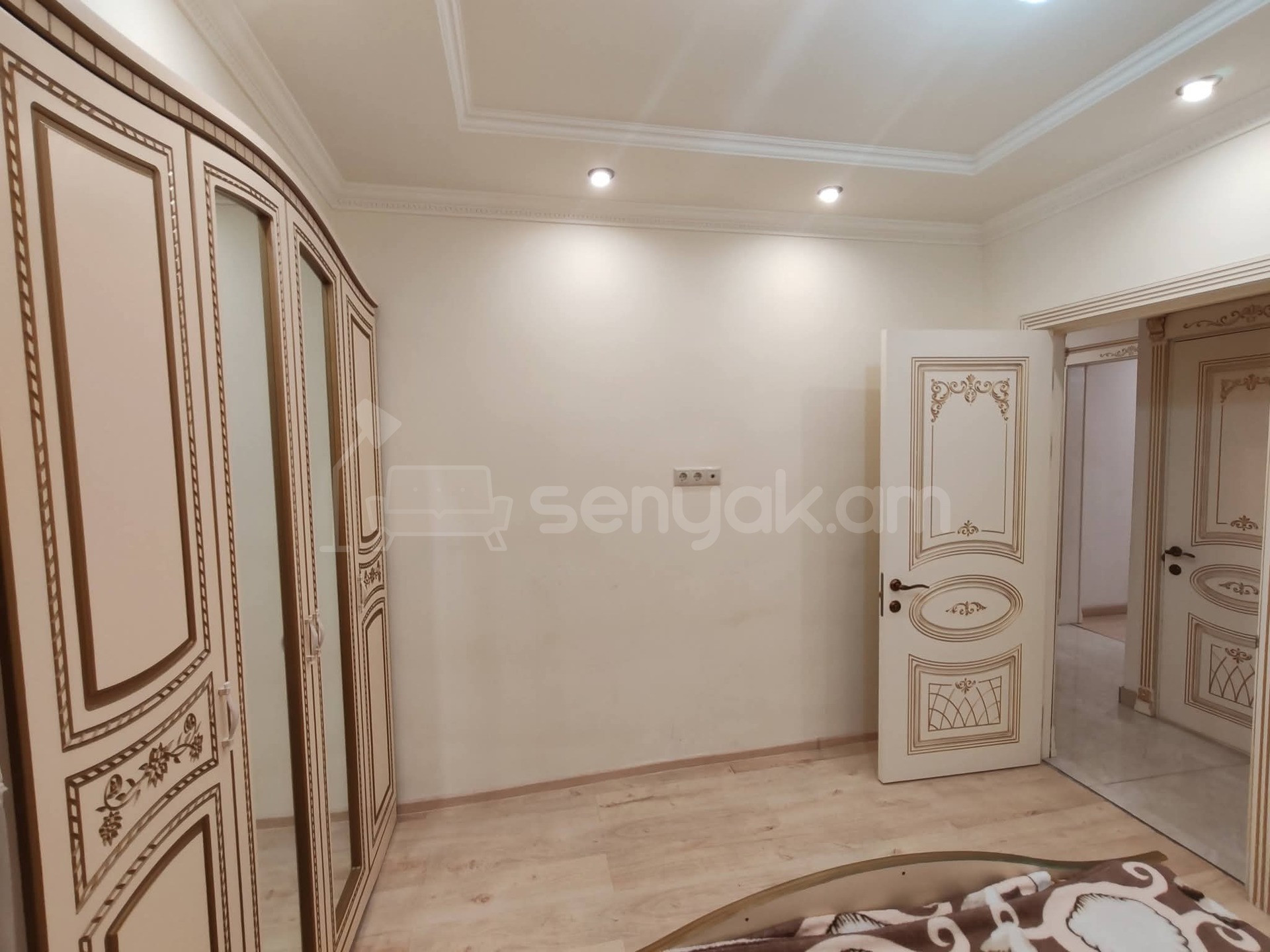 3 Սենյականոց Բնակարան, 80քմ, 8/9 հարկ, Դիզայներական Վերանորոգված, Կահավորված