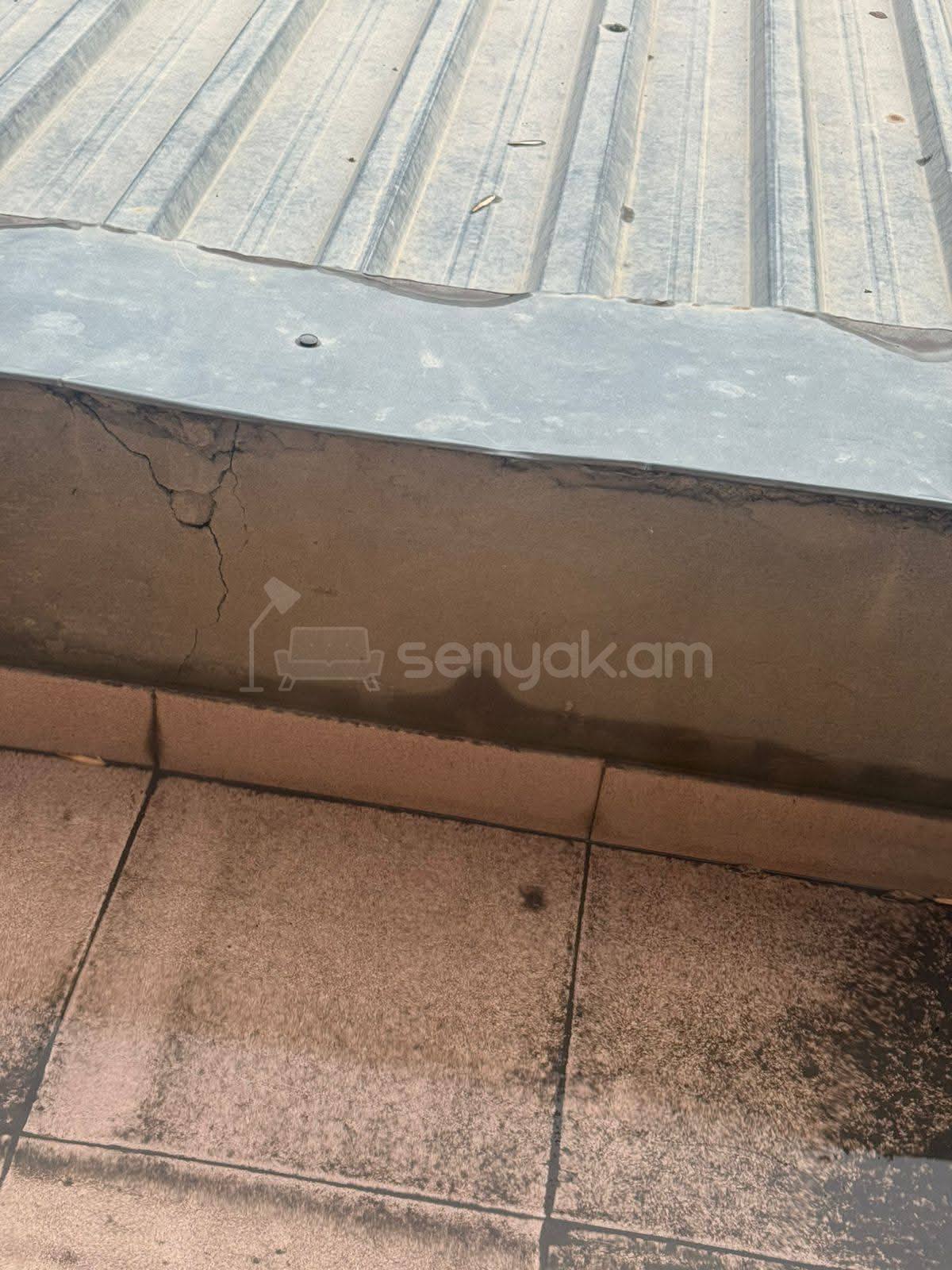 4 Սենյականոց Բնակարան Քարե Շենքում, 110քմ, 2/5 հարկ, Կոսմետիկ Վերանորոգված