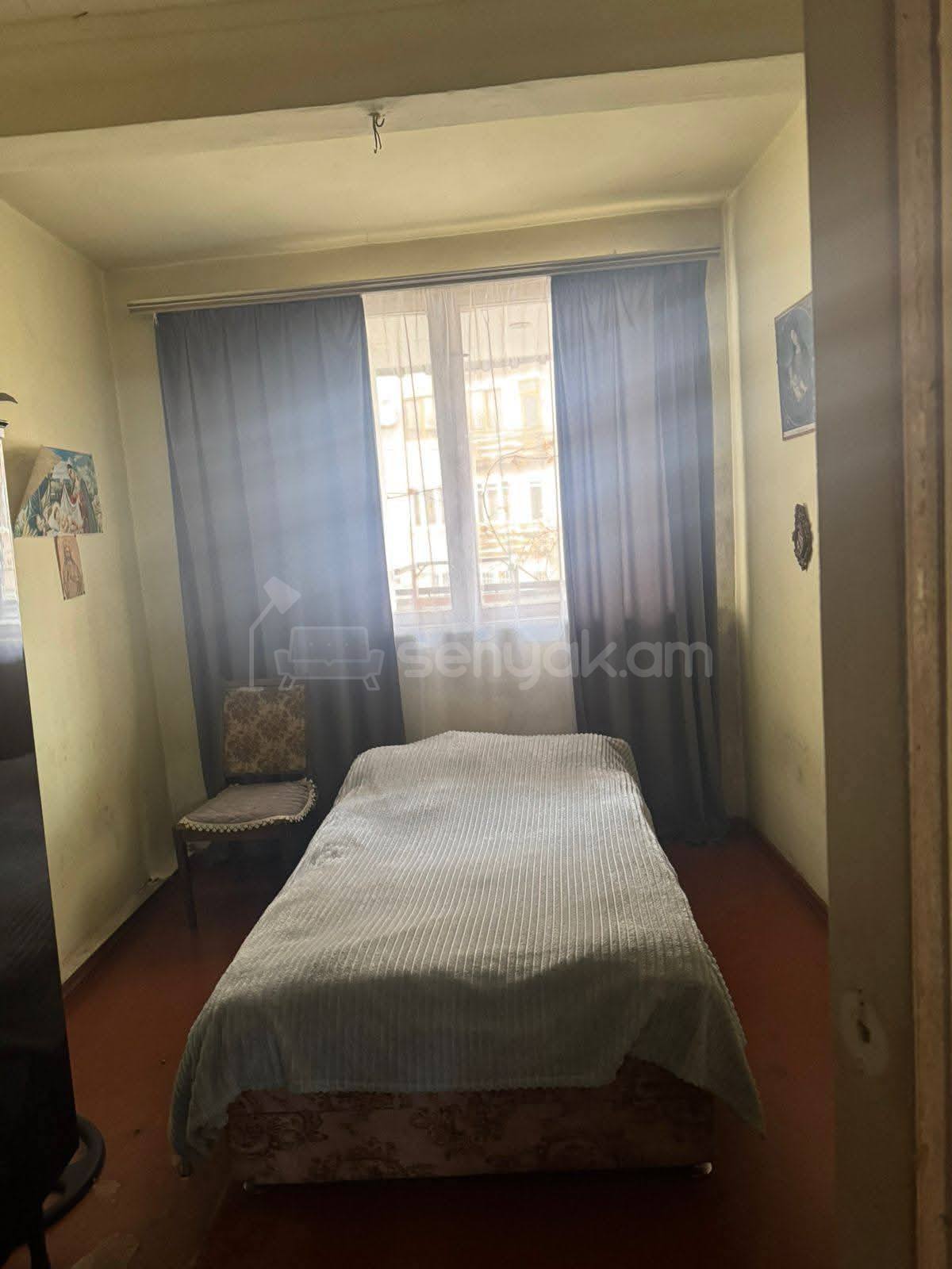 4 Սենյականոց Բնակարան Քարե Շենքում, 110քմ, 2/5 հարկ, Կոսմետիկ Վերանորոգված