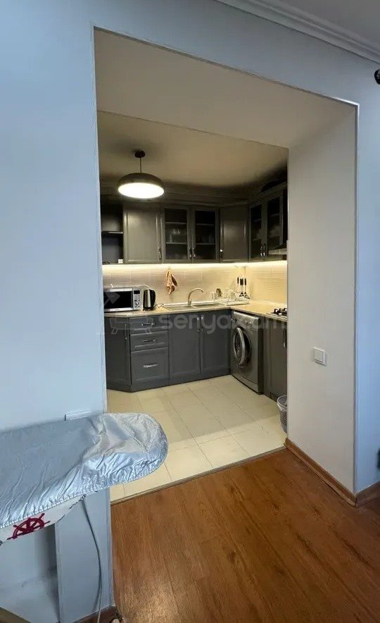 4 Սենյականոց Բնակարան Քարե Շենքում, 80քմ, 4/4 հարկ, Կապիտալ Վերանորոգված