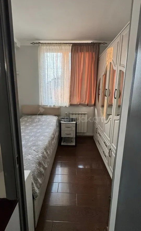 4 Սենյականոց Բնակարան Քարե Շենքում, 80քմ, 4/4 հարկ, Կապիտալ Վերանորոգված